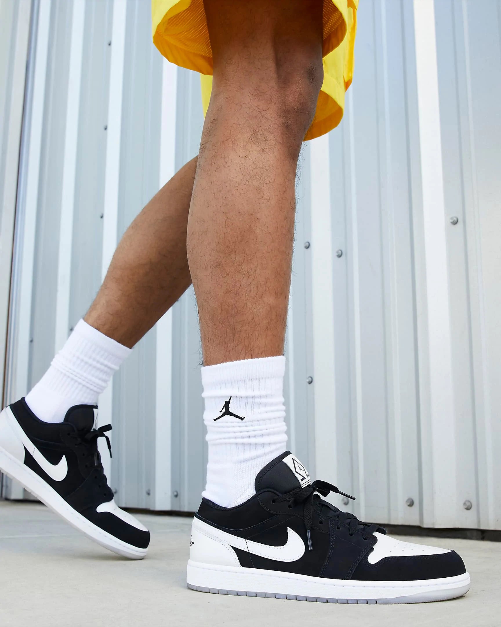 Air Jordan 1 Low Black White Diamond - Image 4