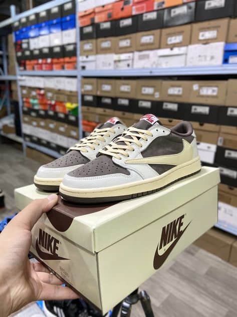 Air Jordan 1 Low Travis Scott Reverse Mocha - Image 7