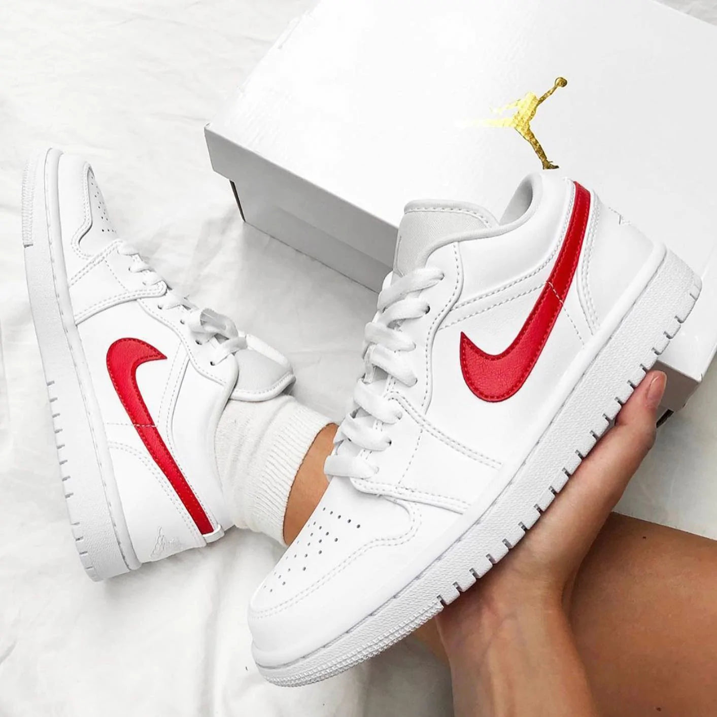 Air Jordan 1 Low White University Red - Image 4