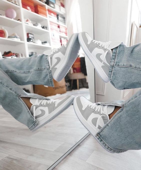 Air Jordan 1 Low Wolf Grey - Image 6