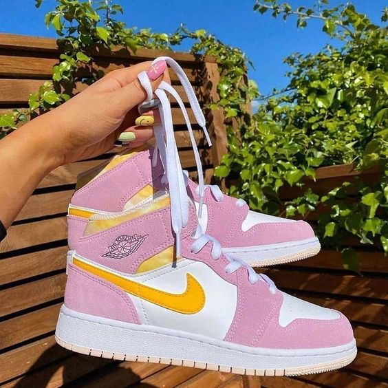 Air Jordan 1 Mid Arctic Pink - Image 3