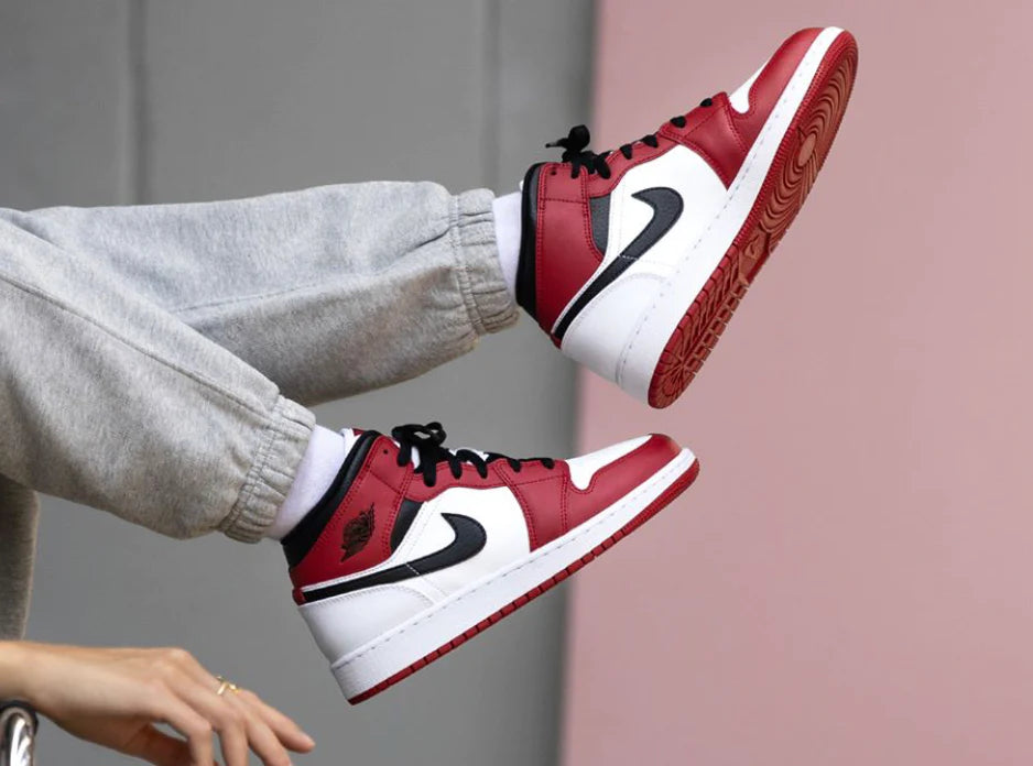 Air Jordan 1 Mid Chicago White - Image 7