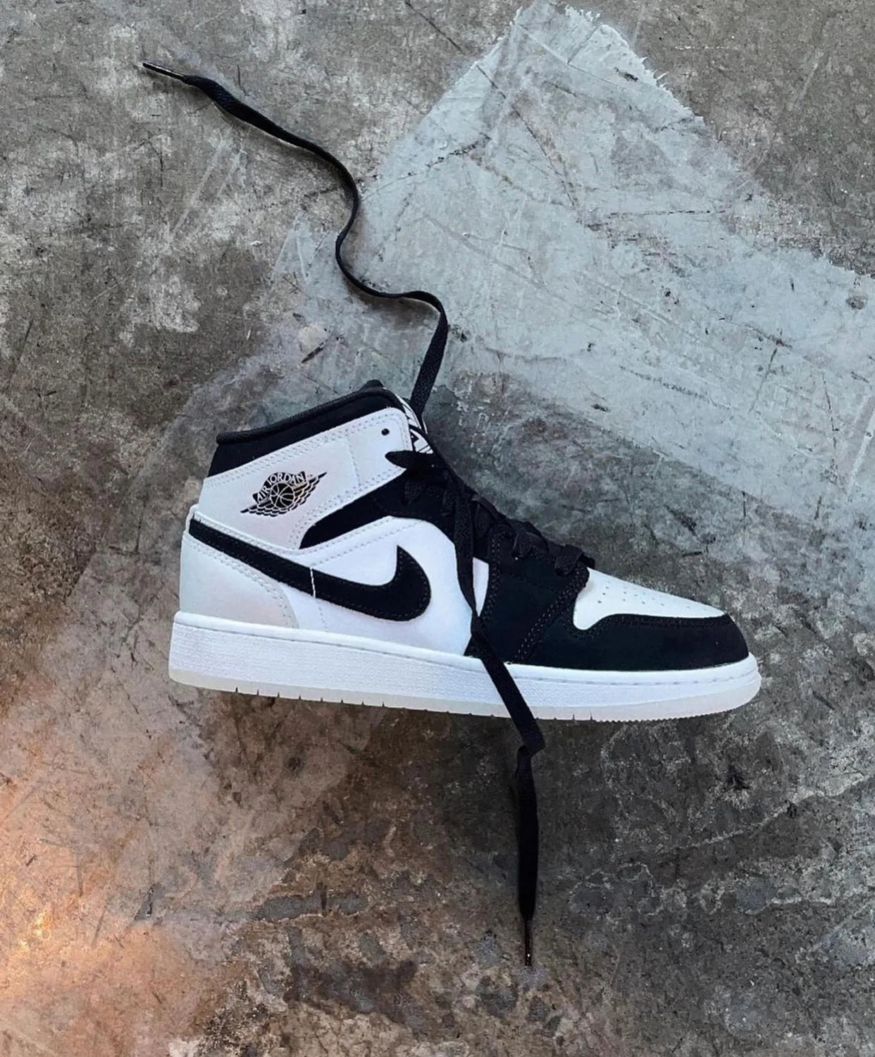 Air Jordan 1 Mid Diamond Shorts - Image 4