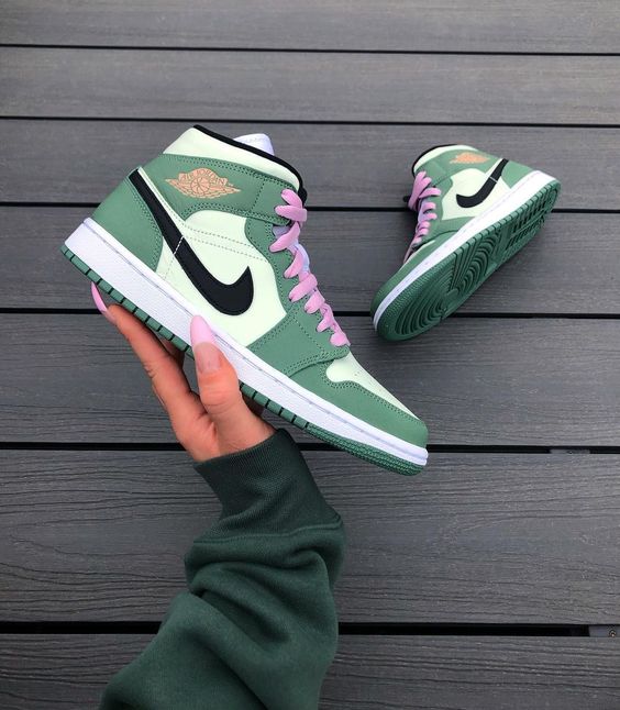 Air Jordan 1 Mid Dutch Green - Image 6