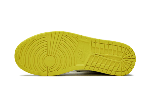 Air Jordan 1 Mid Fearless Maison Chateau Rouge - Image 4