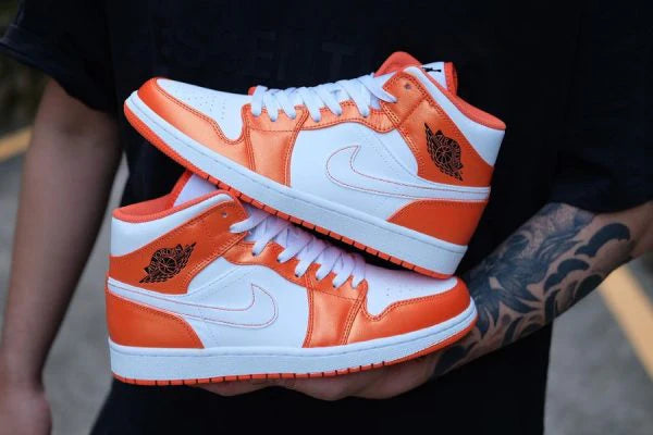 Air Jordan 1 Mid Metallic Orange - Image 4