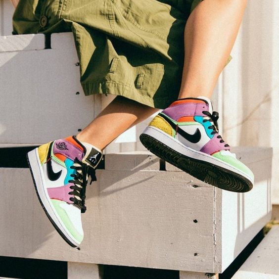 Air Jordan 1 Mid Se Lightbulb - Image 4