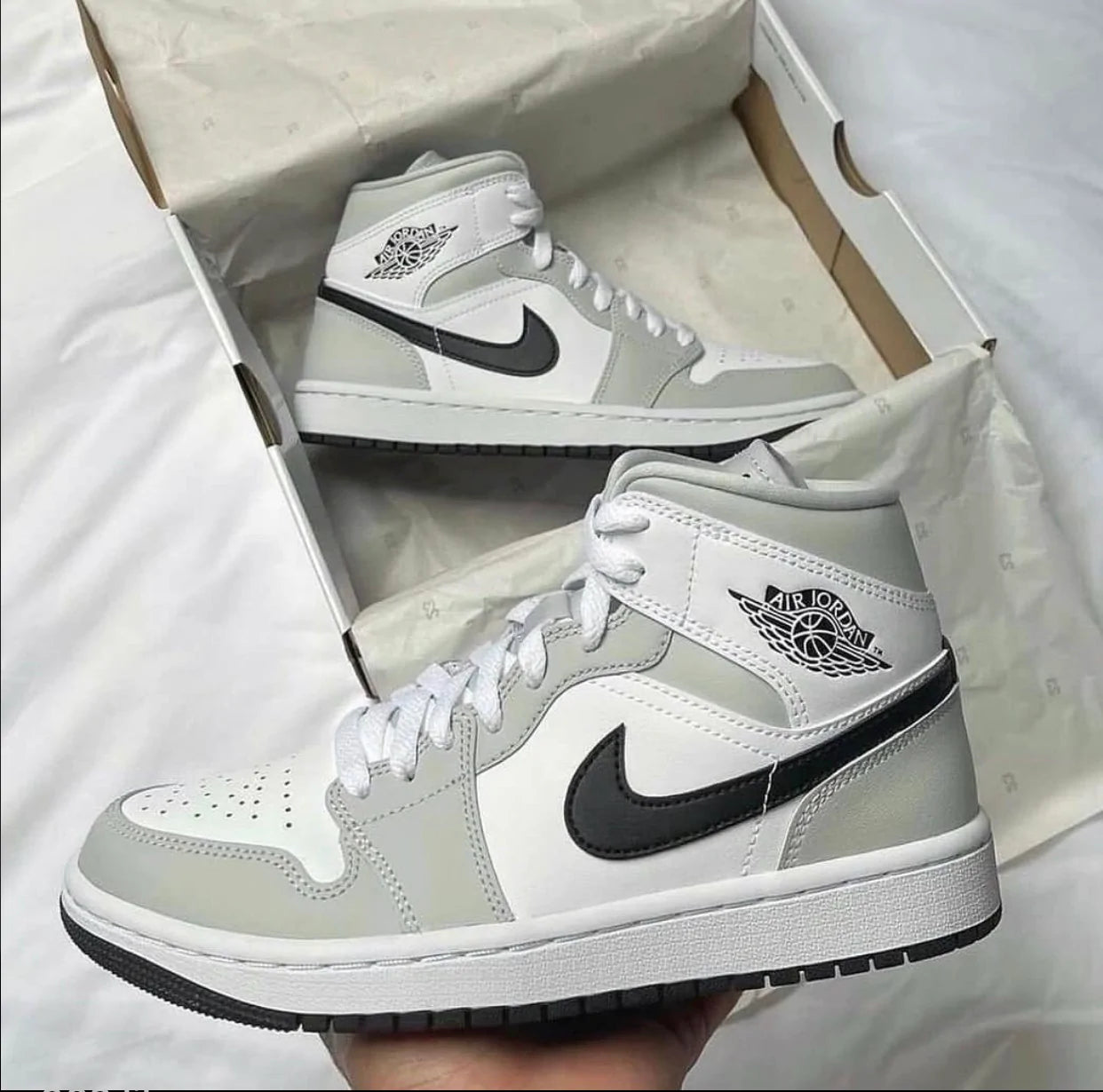 Air Jordan 1 Mid White Light Smoke Grey - Image 5