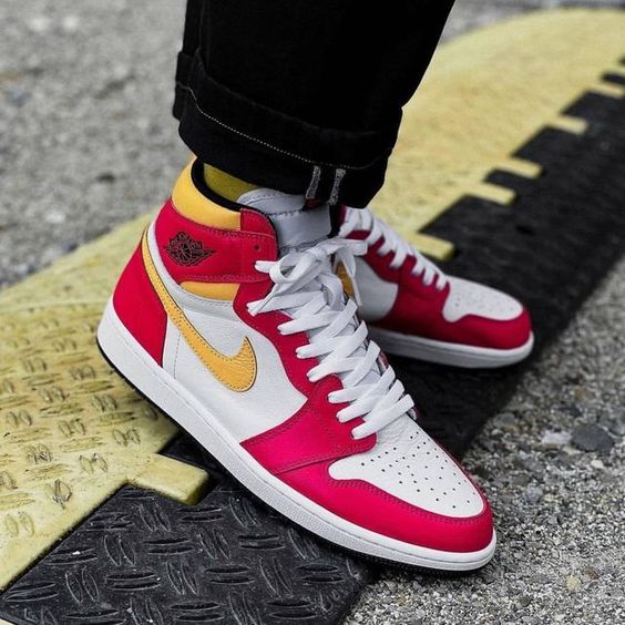 Air Jordan 1 Retro High Og Light Fusion Red - Image 5