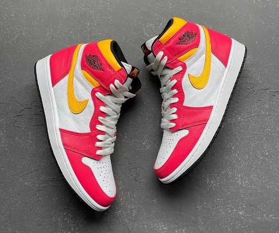 Air Jordan 1 Retro High Og Light Fusion Red - Image 6