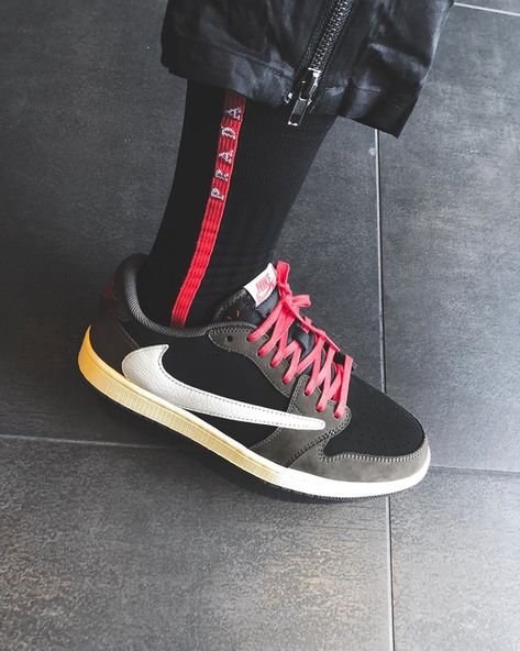 Air Jordan 1 Retro Low Travis Scott - Image 5