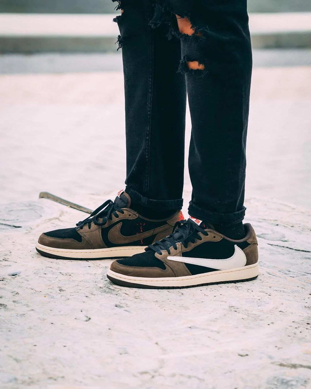 Air Jordan 1 Retro Low Travis Scott - Image 6