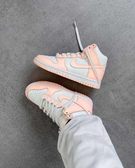 Dunk High Crimson Tint - Image 4