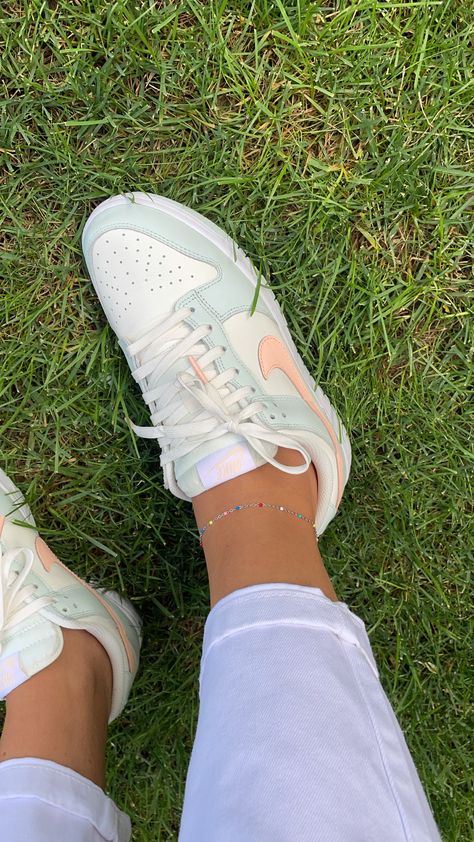 Dunk Low Barely Green - Image 4