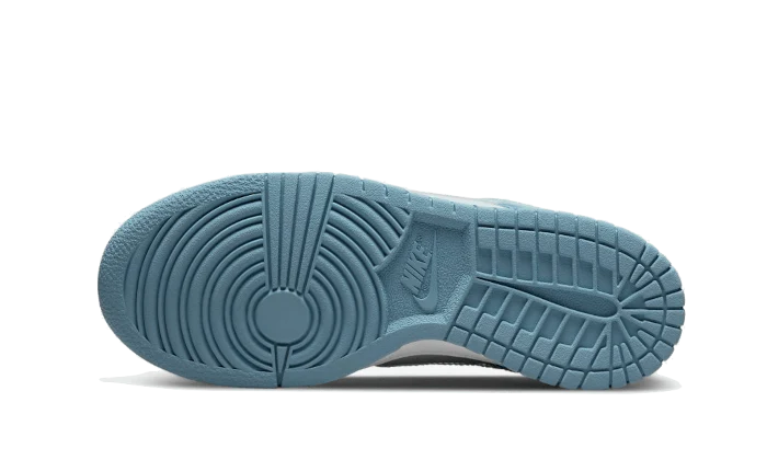 Dunk Low Clear Swoosh - Image 3