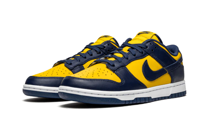 Alternative view of Dunk Low Michigan