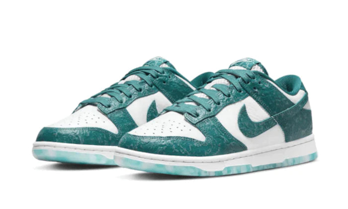 Alternative view of Dunk Low Ocean