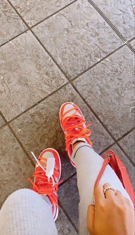 Dunk Low Off White University Red - Image 5