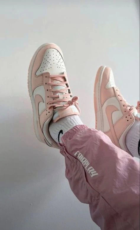 Dunk Low Pink Velvet - Image 5