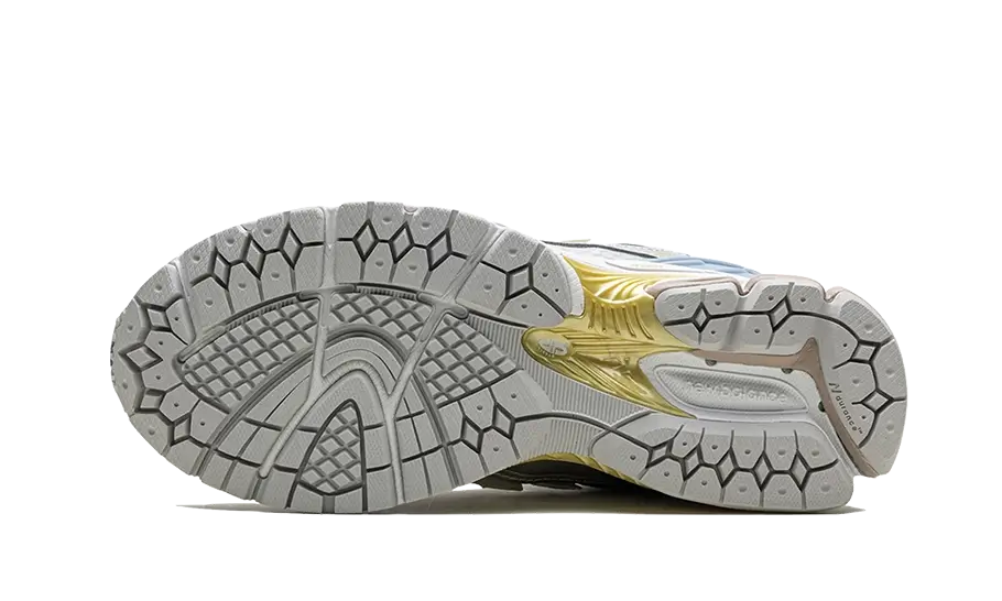 New Balance 1906R Kith White Blue - Image 4