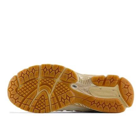 Alternative view of New Balance 1906R White Red