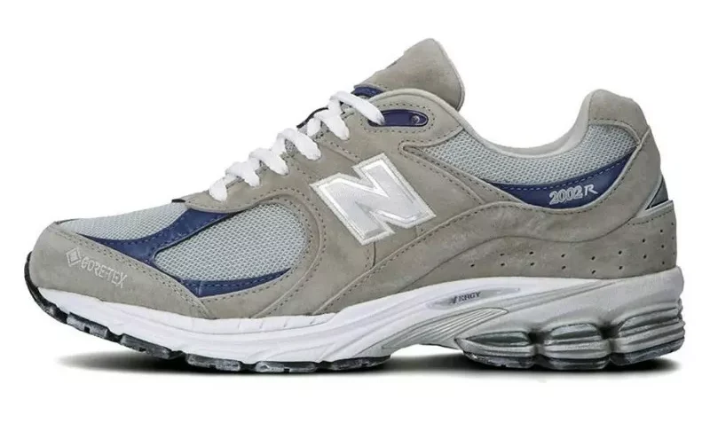 New Balance 2002R Gore-Tex Light Grey