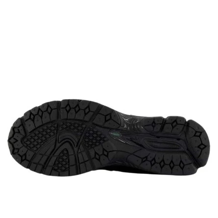 Alternative view of New Balance 2002R Hiking Black