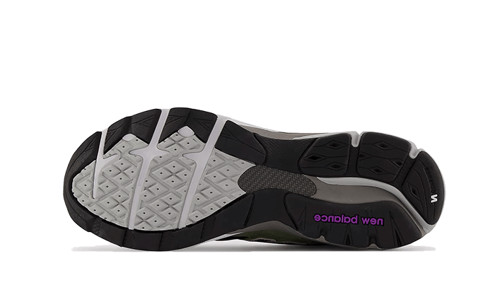 New Balance 990 V3 Olive Leaf - Image 3