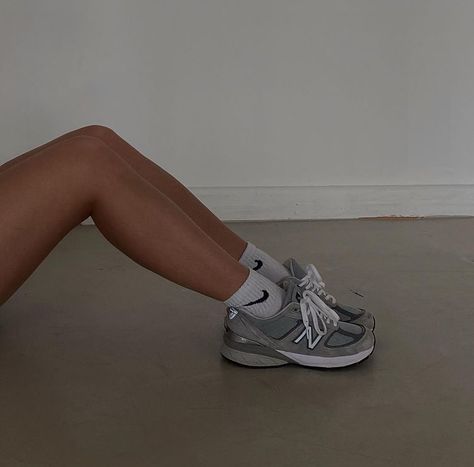 New Balance 990V6 Gs Grey Silver - Image 6