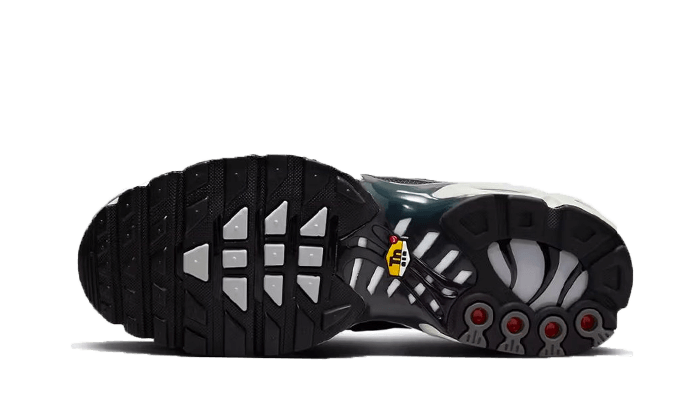 Nike Air Max Plus Se Greyscale Cool Gray - Image 3