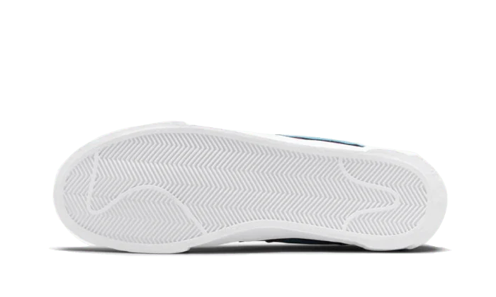 Nike Blazer Low Sacai Kaws Purple Dusk - Image 3