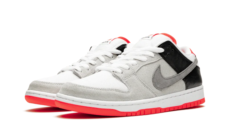 Alternative view of Sb Dunk Low Infrared
