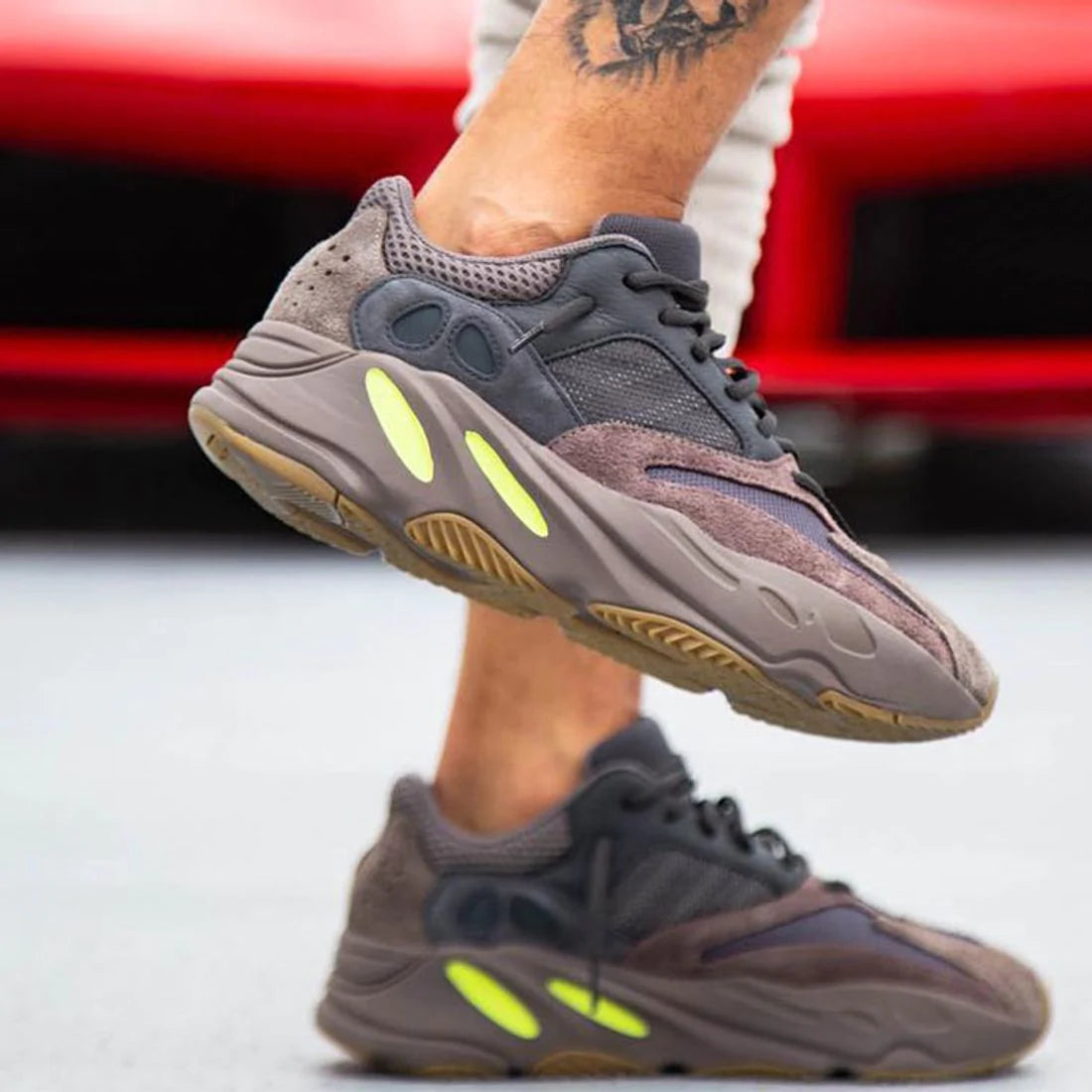Yeezy 700 Mauve - Image 5
