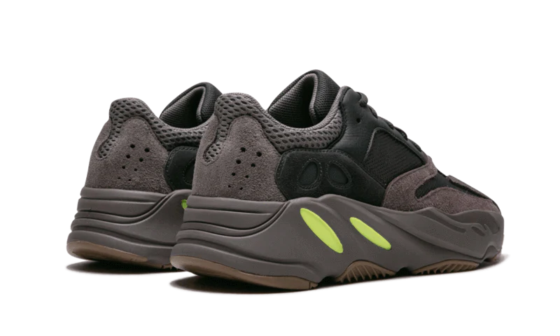 Yeezy 700 Mauve - Image 3