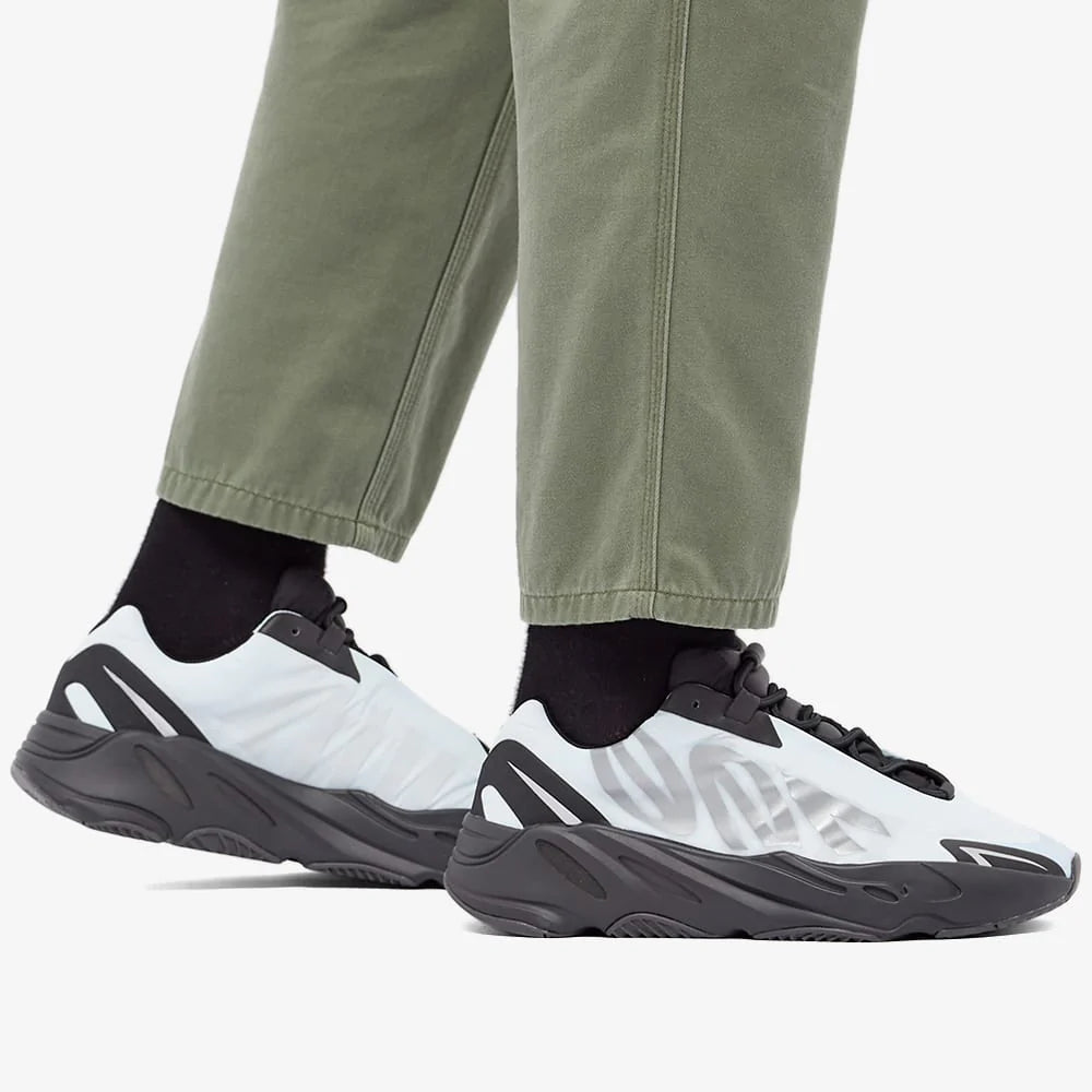 Yeezy 700 Mnvn Blue Tint - Image 3