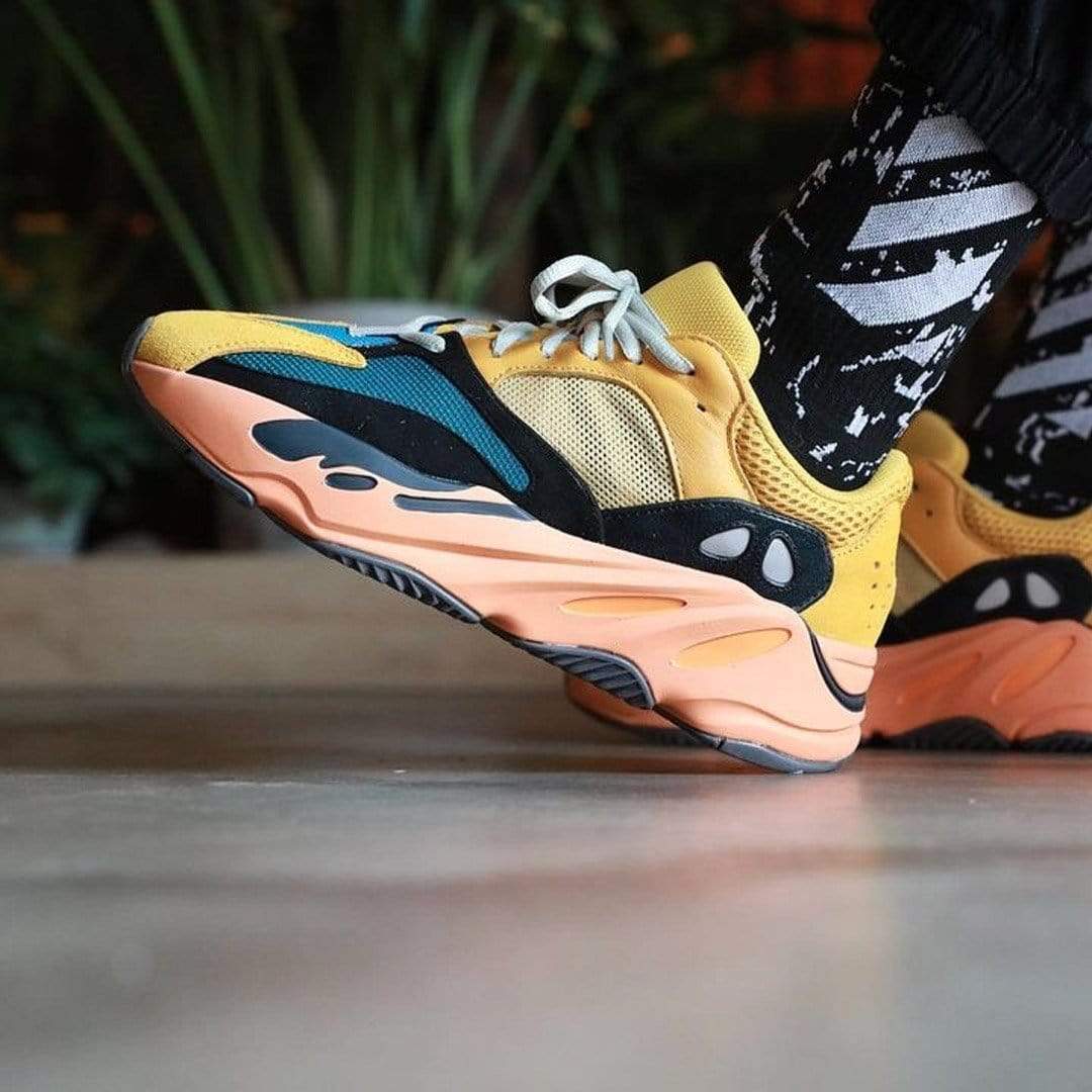 Yeezy 700 Sun - Image 5