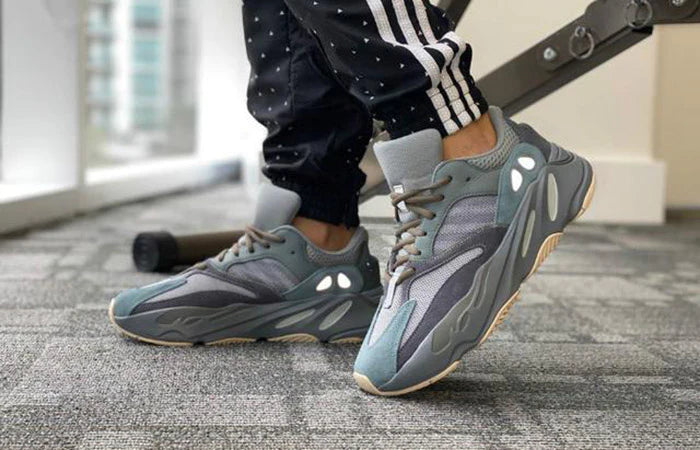 Yeezy 700 Teal Blue - Image 5