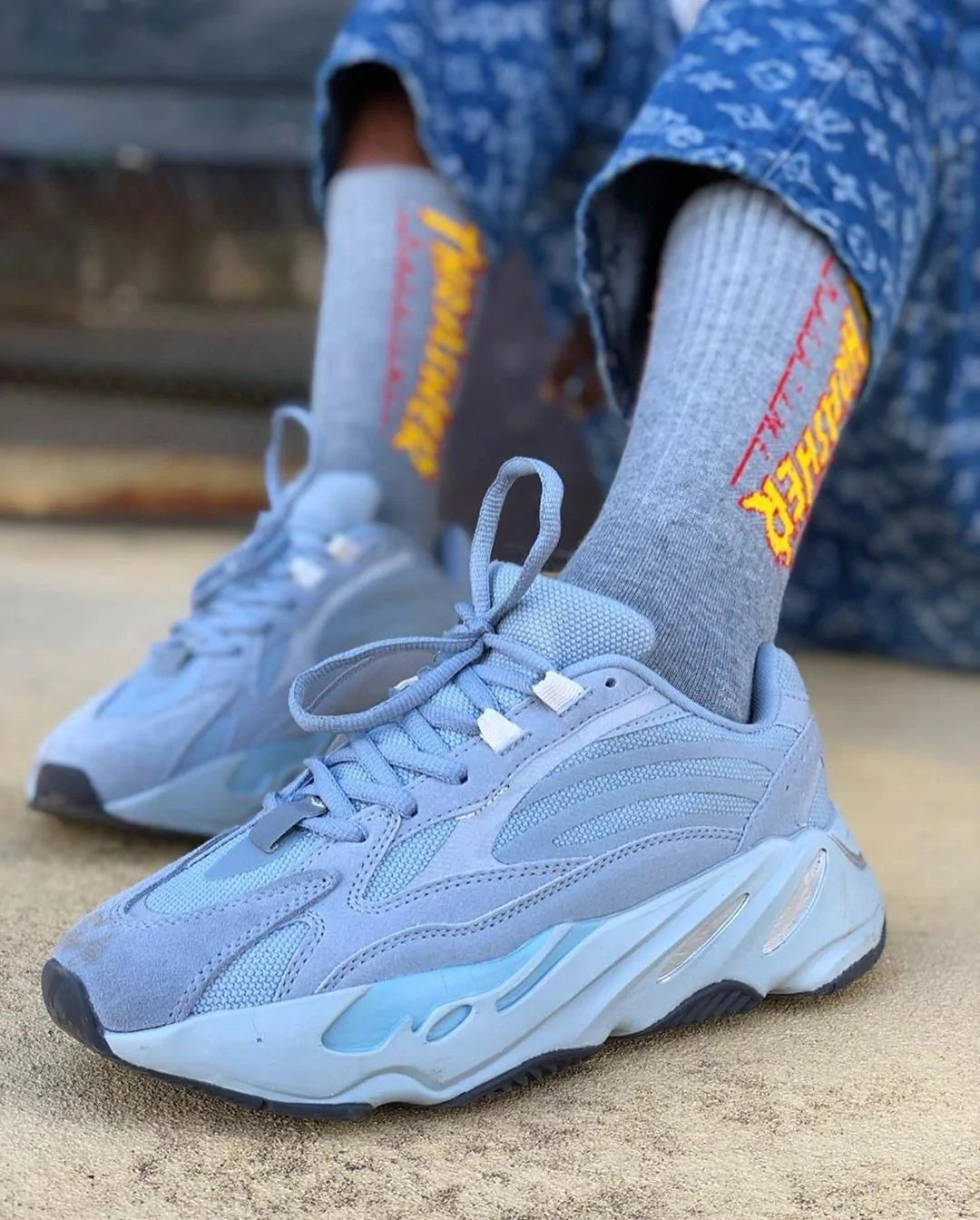 Yeezy 700 V2 Hospital Blue - Image 5