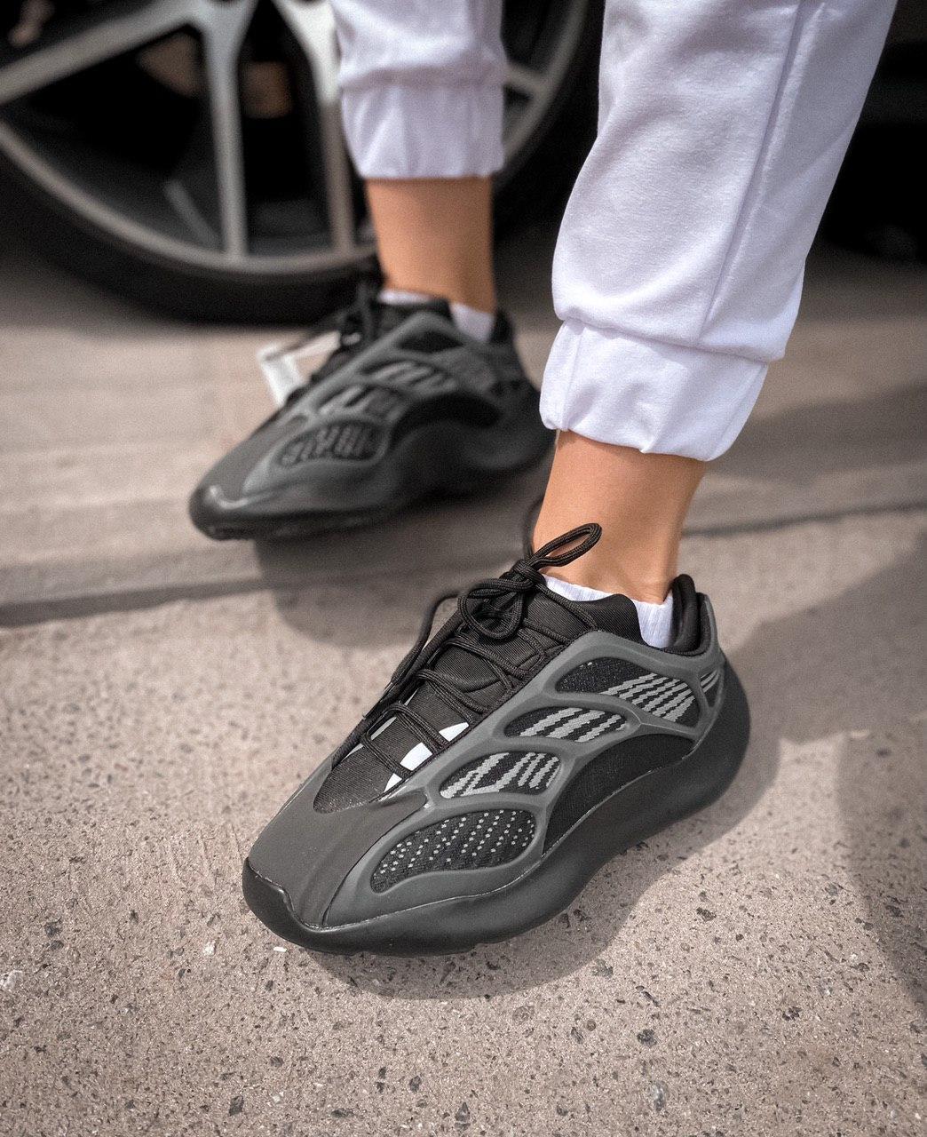 Yeezy 700 V3 Alvah - Image 5