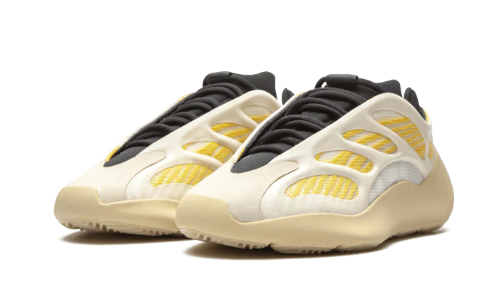 Alternative view of Yeezy 700 V3 Safflower