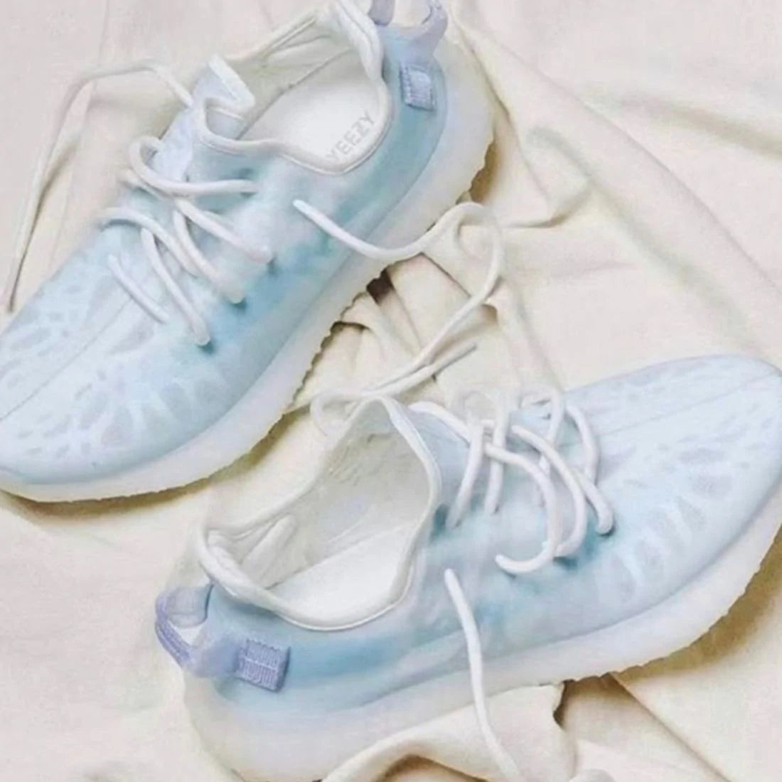 Yeezy Boost 350 V2 Mono Ice - Image 3