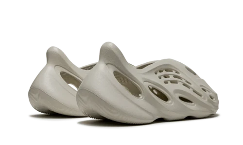 Yeezy Foam Rnnr Sand - Image 3