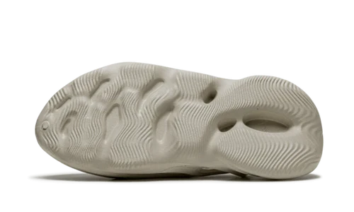 Yeezy Foam Rnnr Sand - Image 4