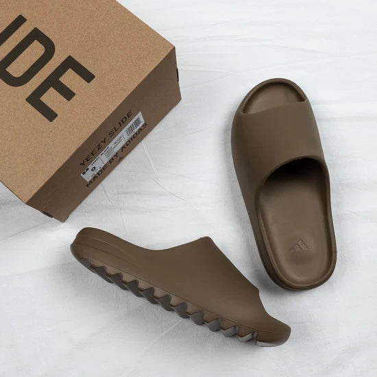 Yeezy Slide Earth Brown - Image 4