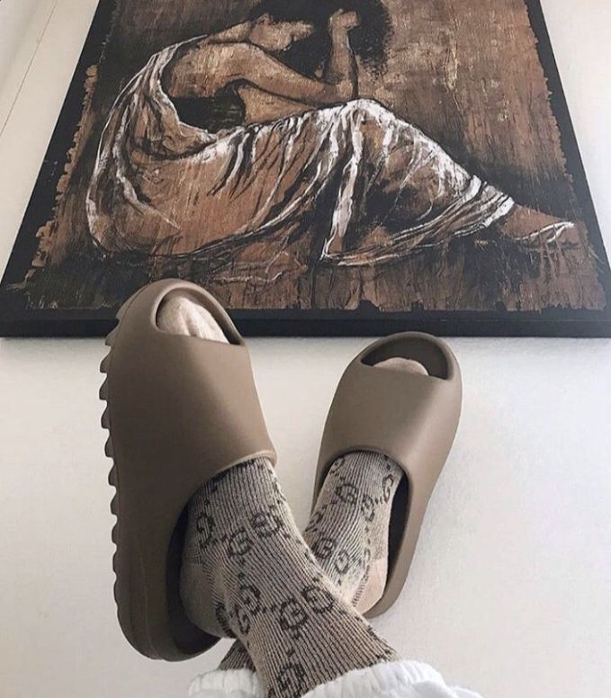 Yeezy Slide Soot - Image 3